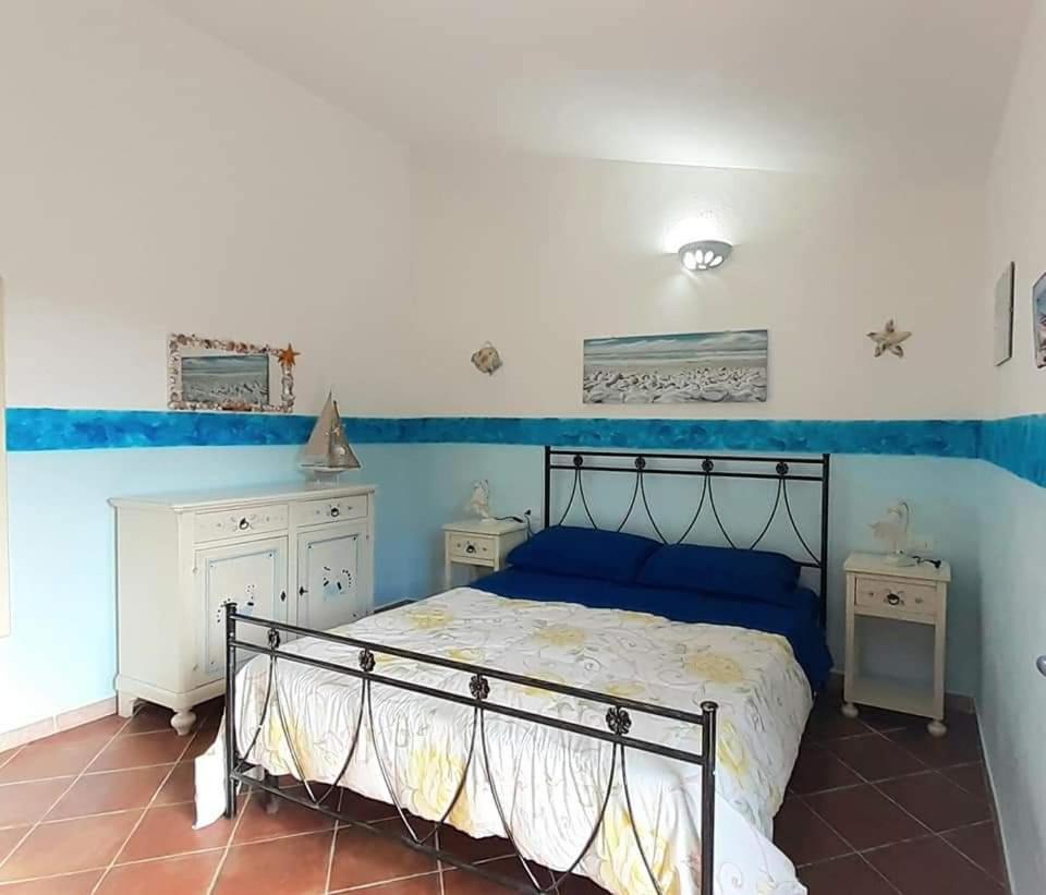 Casa Vacanze Villa Sandrina Costa Paradiso Exterior foto