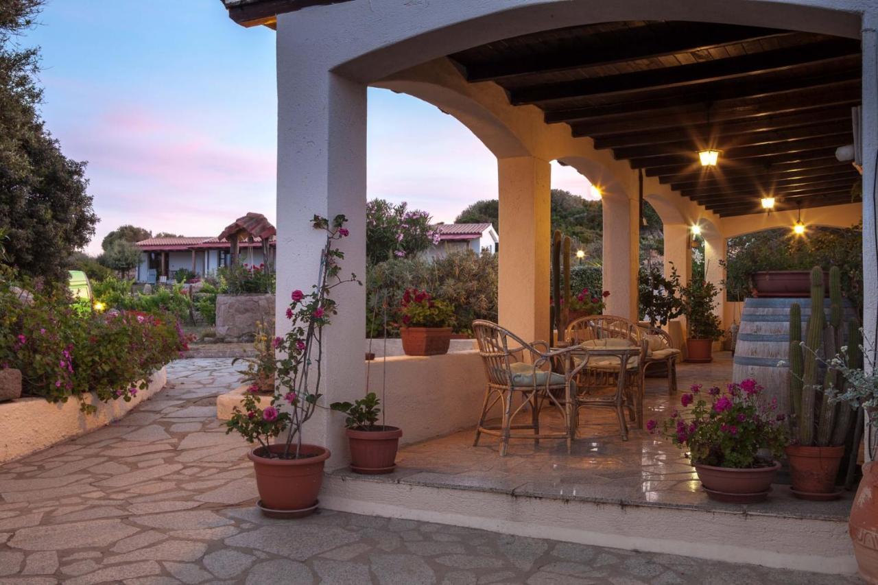 Casa Vacanze Villa Sandrina Costa Paradiso Exterior foto